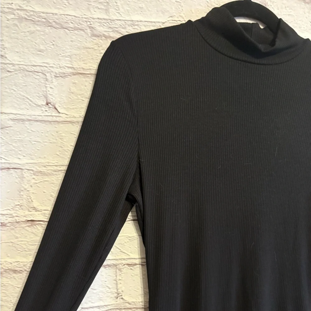 Windsor Basic Knit Ribbed Mini Dress - Picture 8 of 12
